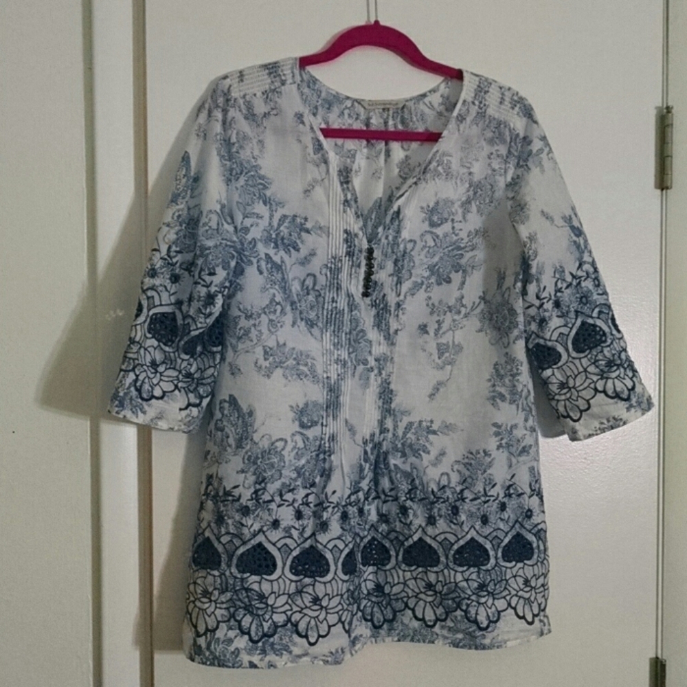 Soft Surroundings blue white top Small